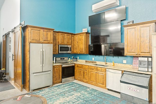 114 Hoskins Trail, Boerne, TX 78006