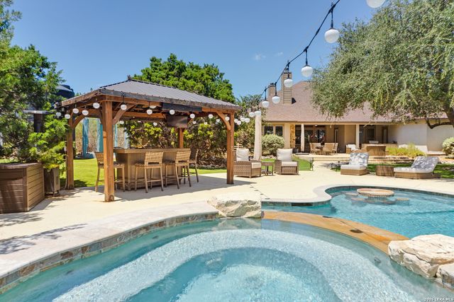114 Hoskins Trail, Boerne, TX 78006
