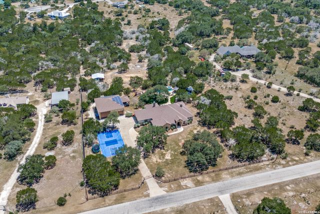 114 Hoskins Trail, Boerne, TX 78006
