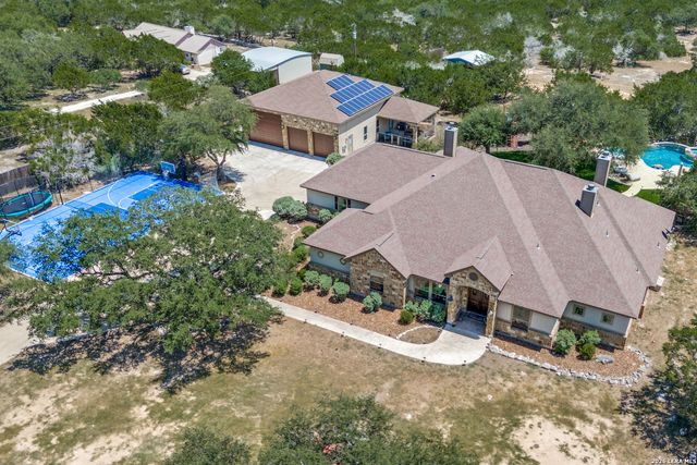 114 Hoskins Trail, Boerne, TX 78006