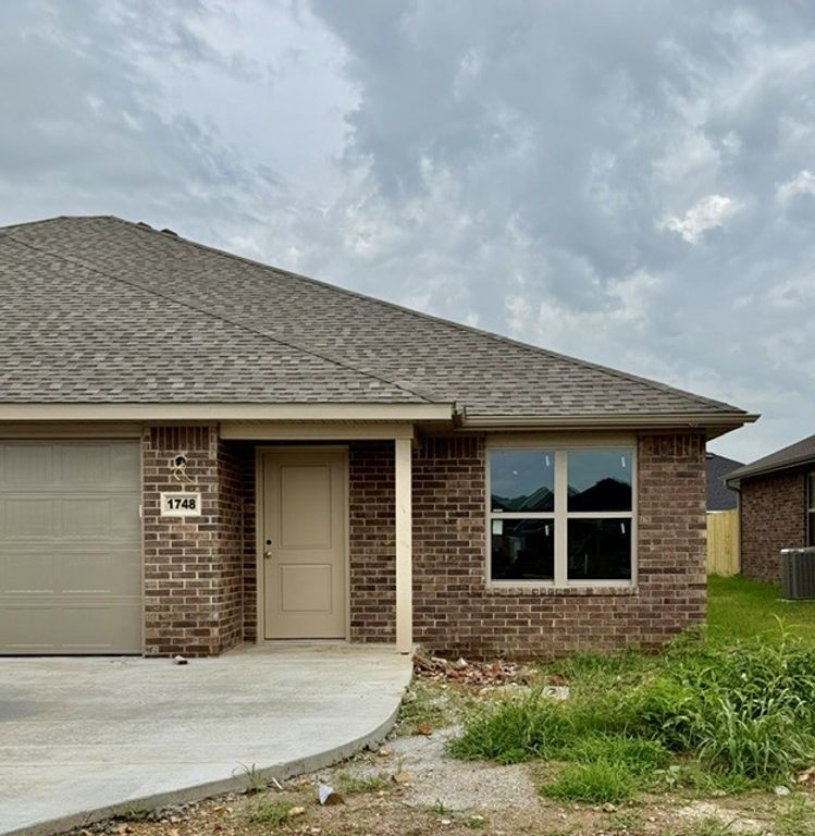 1748 Merworth Street, Gentry, AR 72734