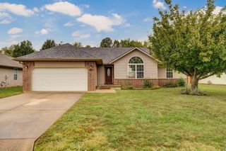 923 South Natalie Avenue, Springfield, MO 65802