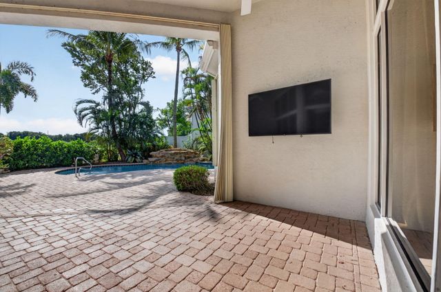 16040 Bristol Isle Way, Delray Beach, FL 33446