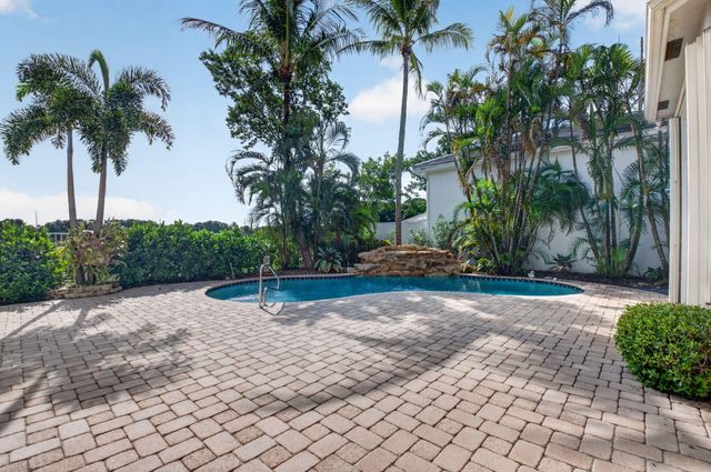 16040 Bristol Isle Way, Delray Beach, FL 33446
