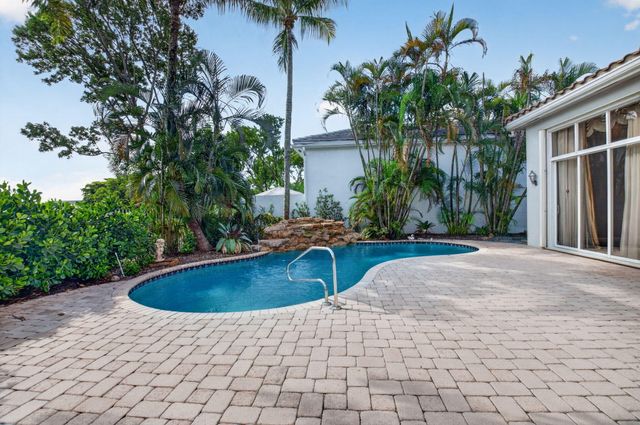 16040 Bristol Isle Way, Delray Beach, FL 33446