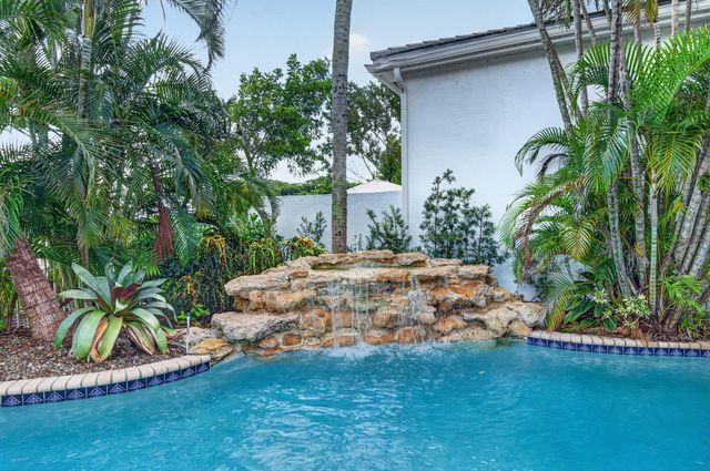 16040 Bristol Isle Way, Delray Beach, FL 33446