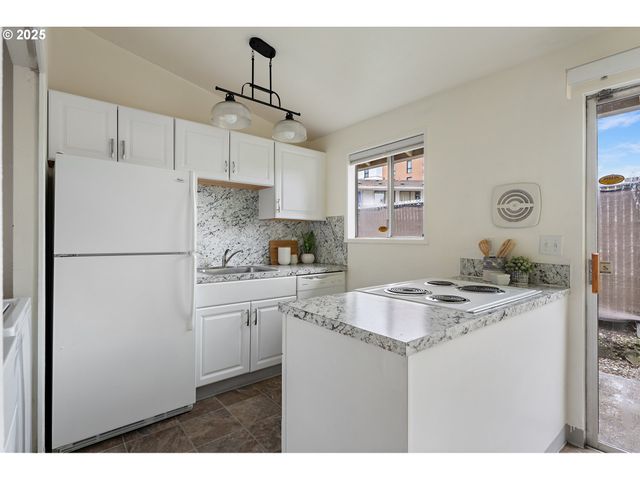 3712 Se 31ST Ave, Portland, OR 97202