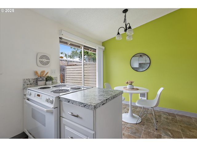 3712 Se 31ST Ave, Portland, OR 97202