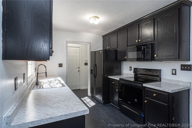 2912 Iveystone Court, Fayetteville, NC 28301