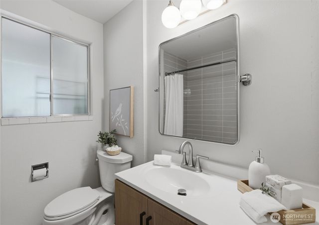 7524 Maltby Road, Woodinville, WA 98072