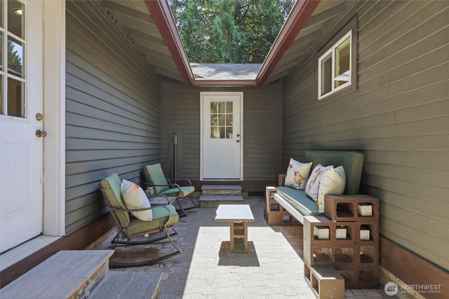 7524 Maltby Road, Woodinville, WA 98072