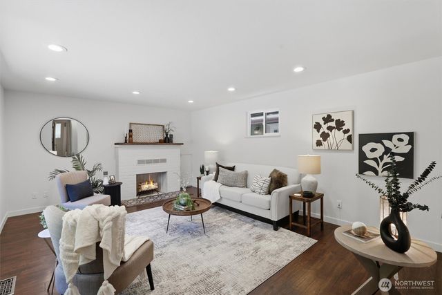 7524 Maltby Road, Woodinville, WA 98072