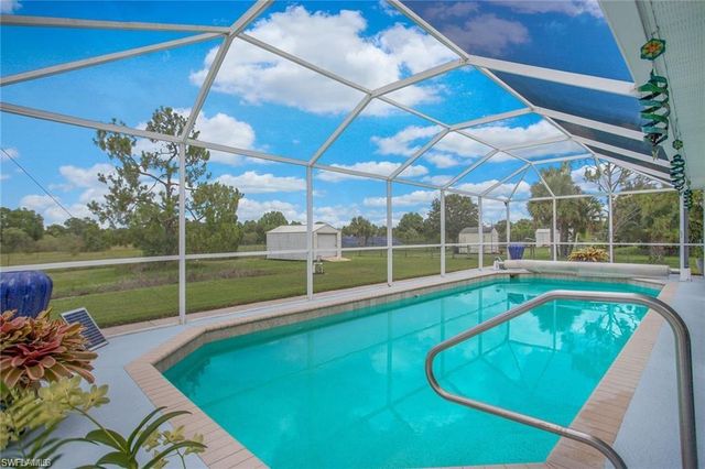 885 47th AVE NE, Naples, FL 34120