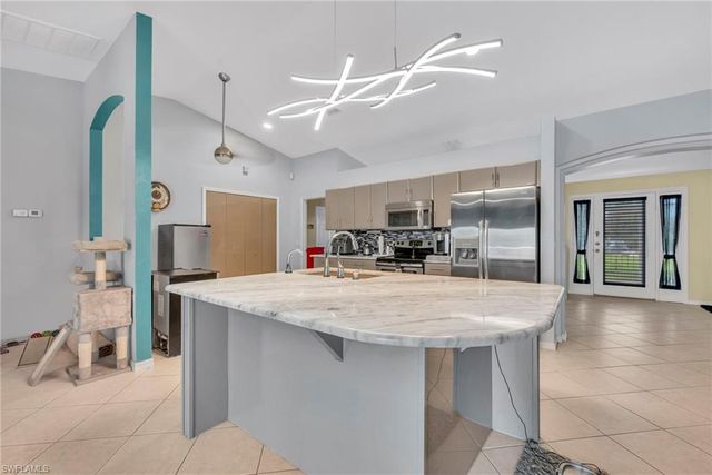 885 47th AVE NE, Naples, FL 34120