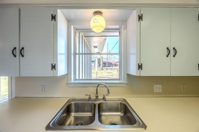 1404 Woodson Lane, Brenham, TX 77833