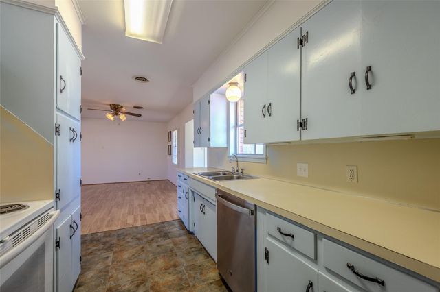 1404 Woodson Lane, Brenham, TX 77833