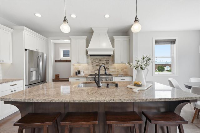 7495 Laurel Point, Golden Valley, MN 55426