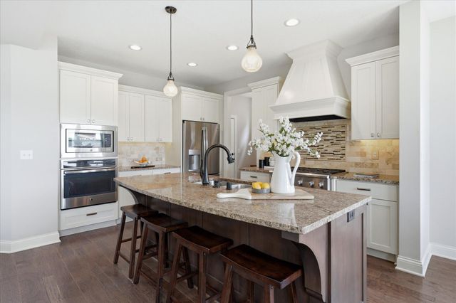 7495 Laurel Point, Golden Valley, MN 55426