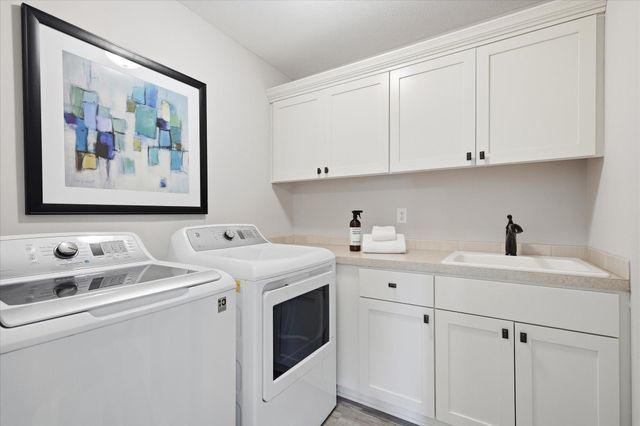 7495 Laurel Point, Golden Valley, MN 55426