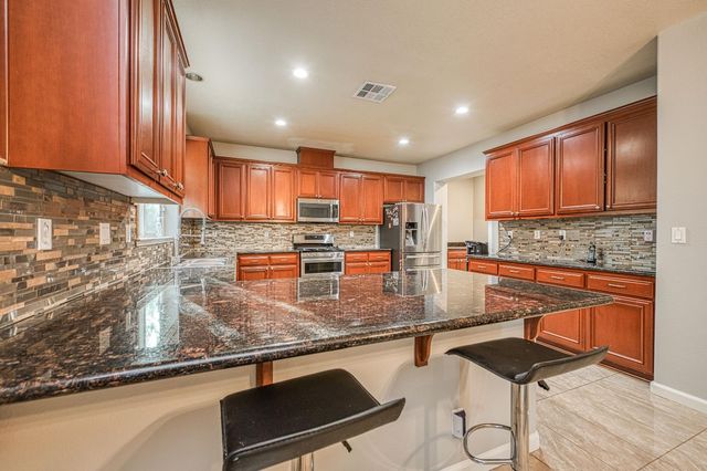 644 Serena Avenue, Clovis, CA 93619