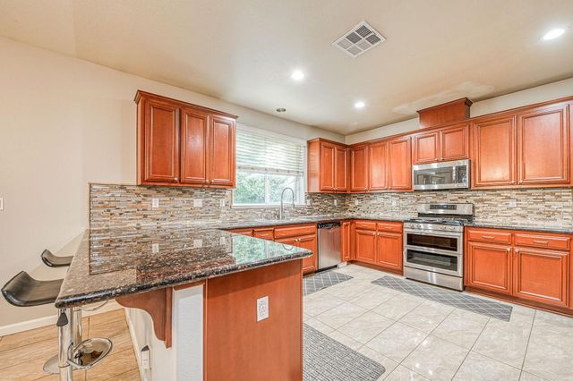 644 Serena Avenue, Clovis, CA 93619