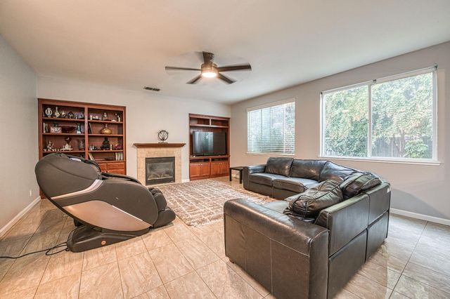 644 Serena Avenue, Clovis, CA 93619
