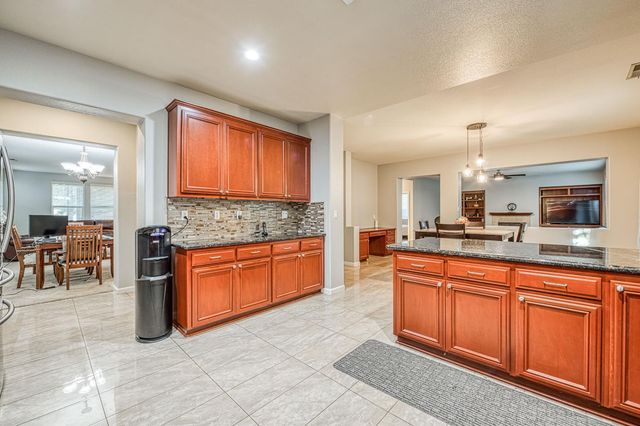 644 Serena Avenue, Clovis, CA 93619
