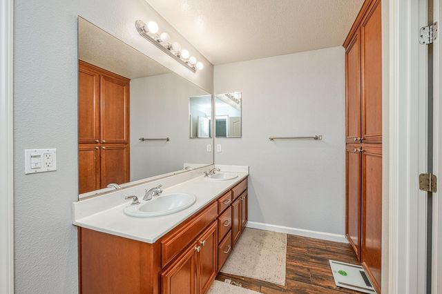 644 Serena Avenue, Clovis, CA 93619