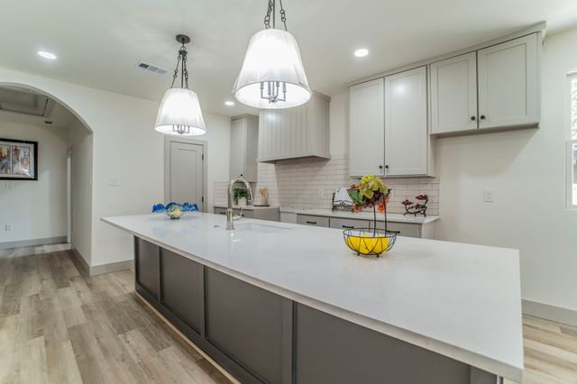 5914 Victor Street, Dallas, TX 75214