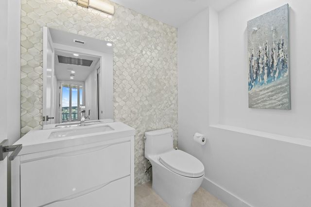 3100 N Ocean Boulevard 2007, Fort Lauderdale, FL 33308