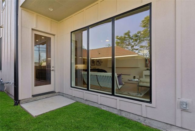 6607 Roper Street, Dallas, TX 75209