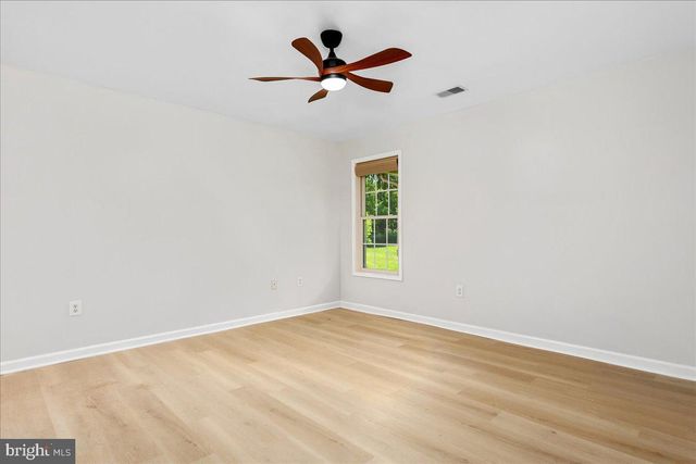 20407 KINGS CREST BLVD, Hagerstown, MD 21742