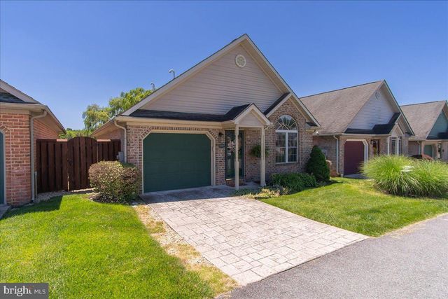 20407 KINGS CREST BLVD, Hagerstown, MD 21742