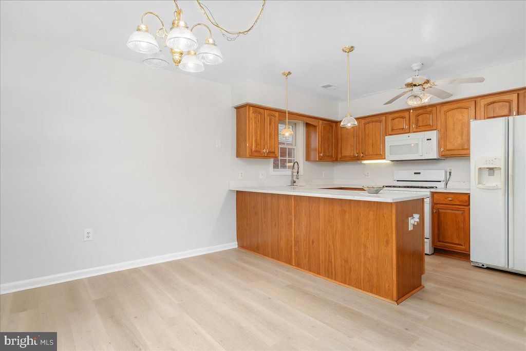 Image 10 of property listing at 20407 KINGS CREST BLVD, Hagerstown, MD 21742