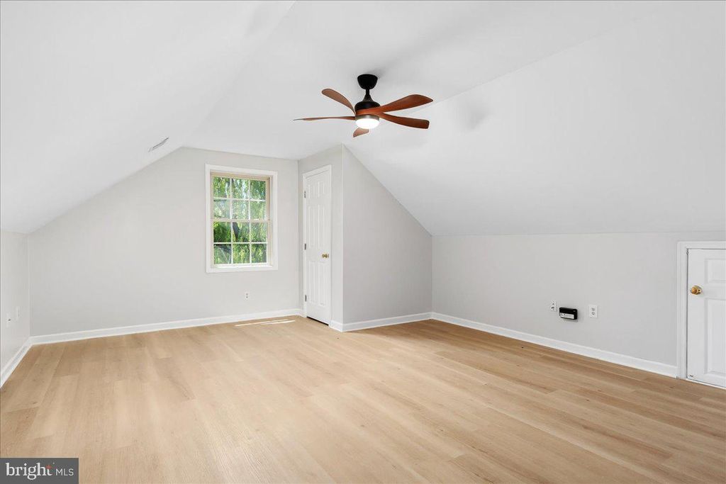 Image 20 of property listing at 20407 KINGS CREST BLVD, Hagerstown, MD 21742