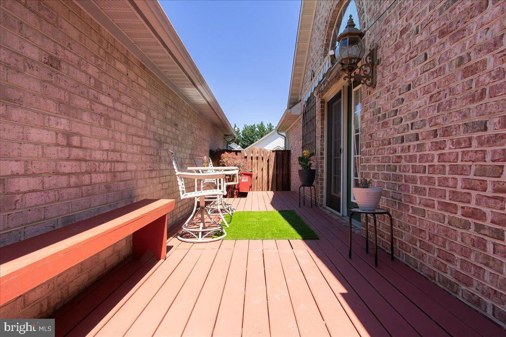 Image 24 of property listing at 20407 KINGS CREST BLVD, Hagerstown, MD 21742