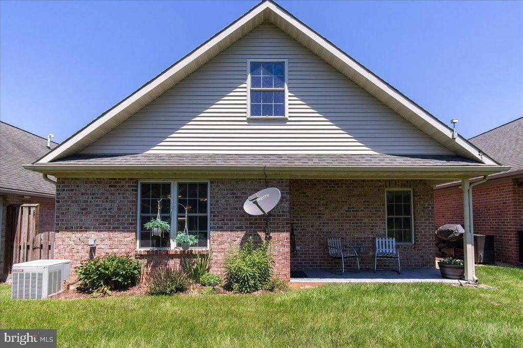 Image 27 of property listing at 20407 KINGS CREST BLVD, Hagerstown, MD 21742