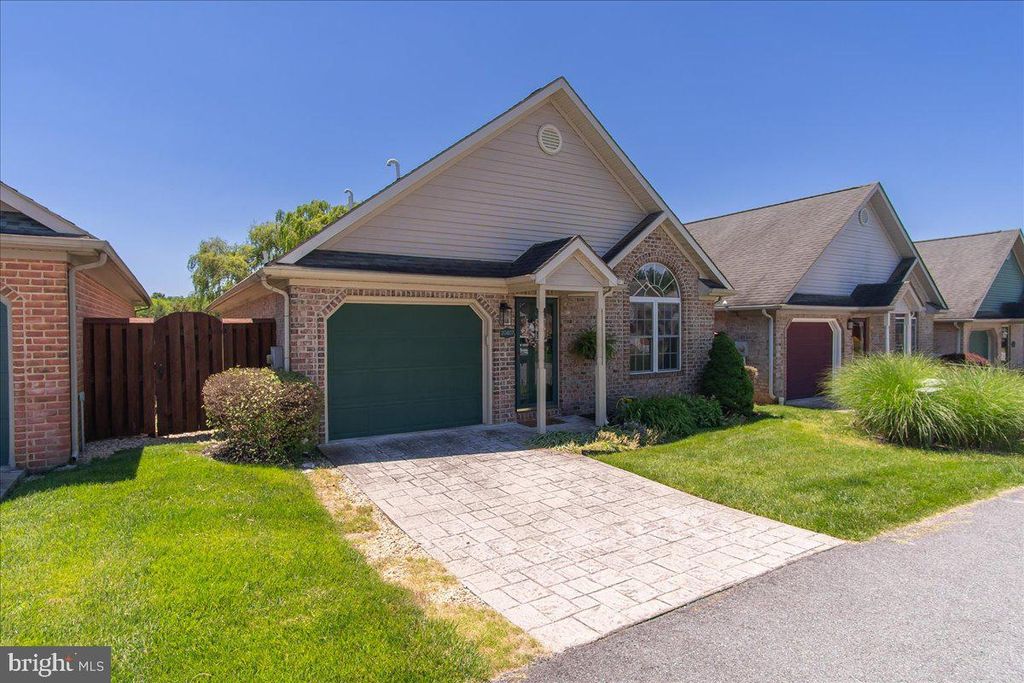 Image 29 of property listing at 20407 KINGS CREST BLVD, Hagerstown, MD 21742