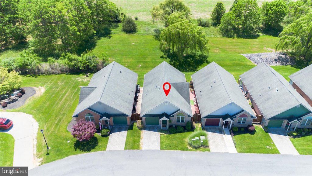 Image 30 of property listing at 20407 KINGS CREST BLVD, Hagerstown, MD 21742