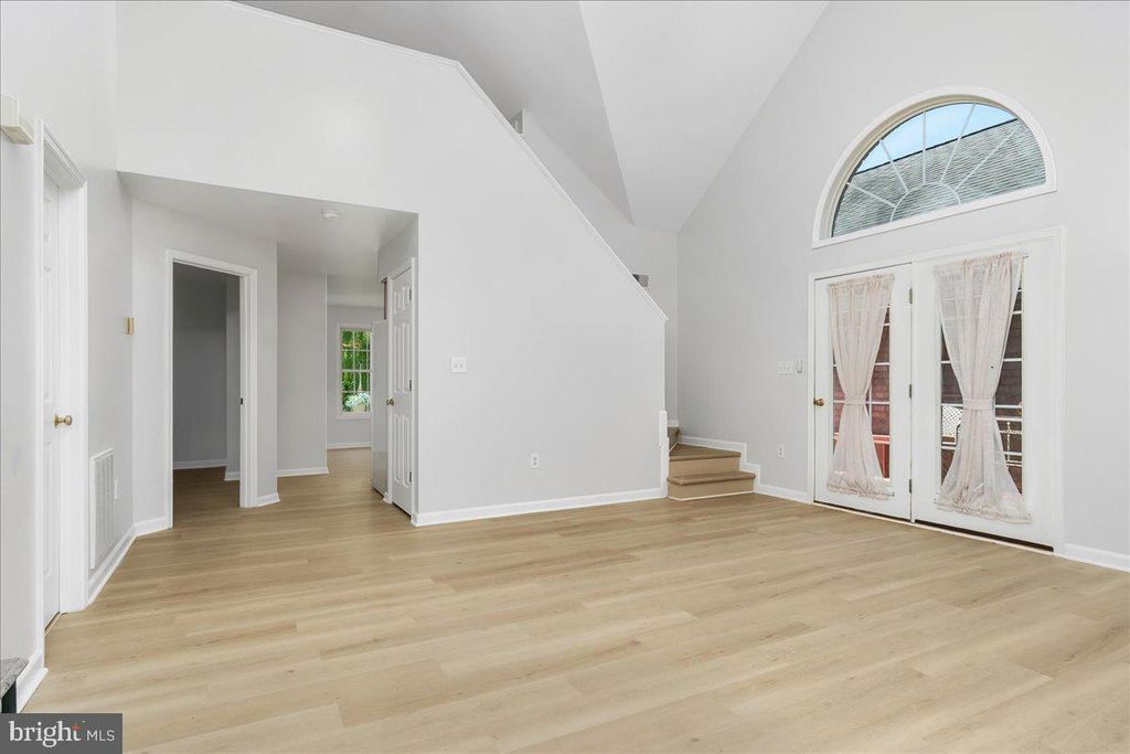 Image 4 of property listing at 20407 KINGS CREST BLVD, Hagerstown, MD 21742