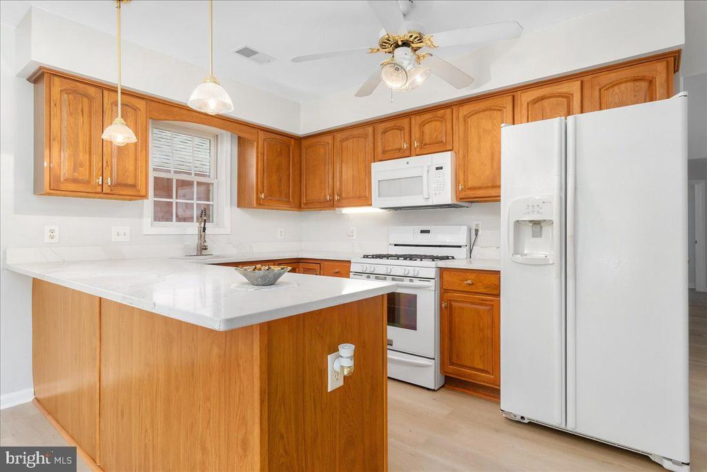 Image 7 of property listing at 20407 KINGS CREST BLVD, Hagerstown, MD 21742