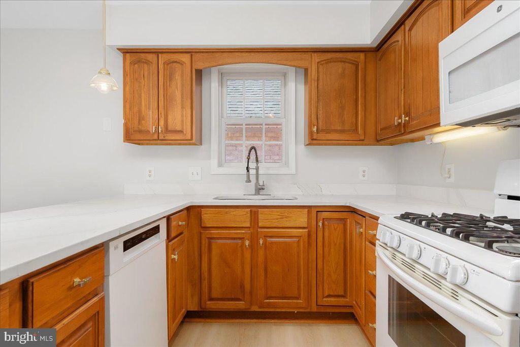 Image 8 of property listing at 20407 KINGS CREST BLVD, Hagerstown, MD 21742