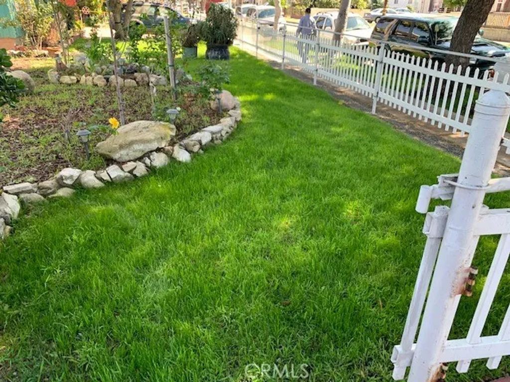 3209 W 110th Street front house, Inglewood, CA 90303