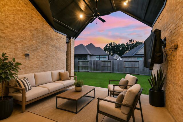 21952 Gateway Arch Drive, Porter, TX 77365