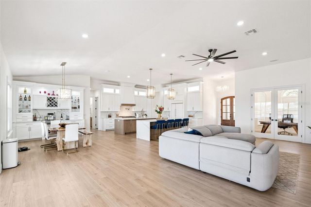 10839 LAKESHORE DRIVE, Clermont, FL 34711