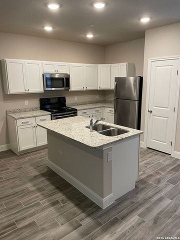 13109 Reid Meadows, Live Oak, TX 78233