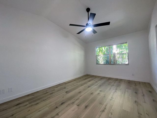 512 NW 43rd Place, Deerfield Beach, FL 33064