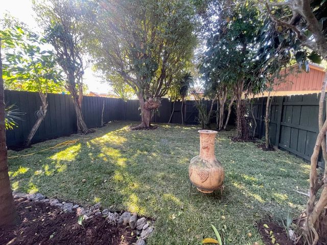 512 NW 43rd Place, Deerfield Beach, FL 33064