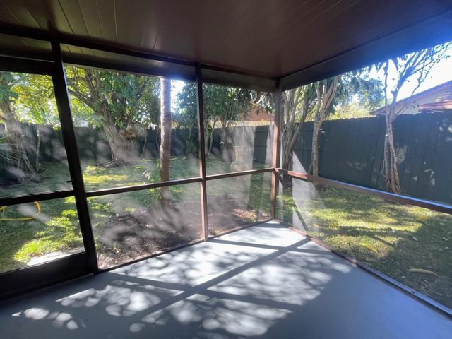 512 NW 43rd Place, Deerfield Beach, FL 33064