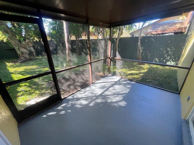 512 NW 43rd Place, Deerfield Beach, FL 33064